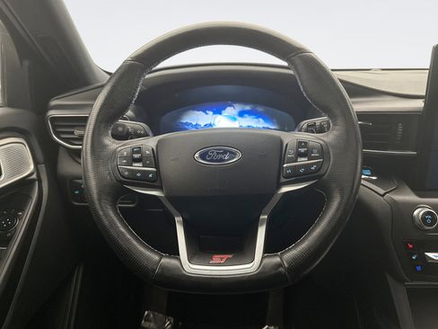 Used 2020 Ford Explorer ST w/ ST Street Pack image 12