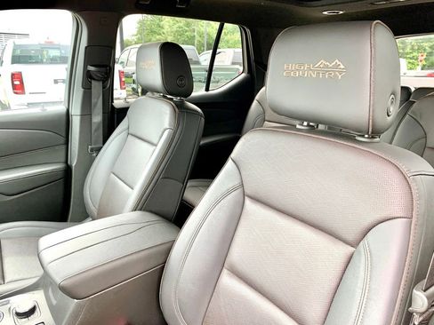 Used 2023 Chevrolet Traverse High Country FWD image 15