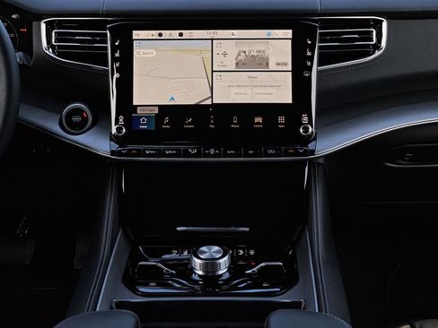 New 2026 Jeep Grand Wagoneer Limited AWD/4WD image 18