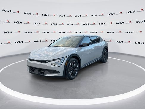 New 2025 Kia EV6 Light image 4