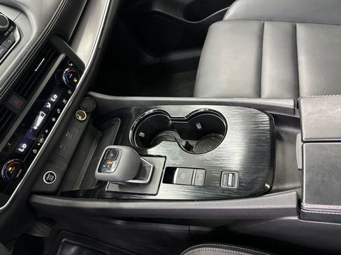 Used 2023 Nissan Rogue SV w/ SV Premium B Package image 32