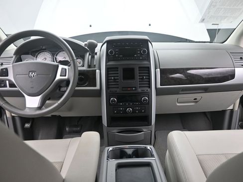 Used 2009 Dodge Grand Caravan SXT image 23