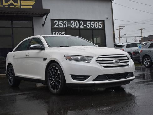 Used 2017 Ford Taurus Limited image 3