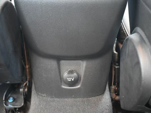 Used 2014 Ford Focus SE w/ Equipment Group 201A image 30