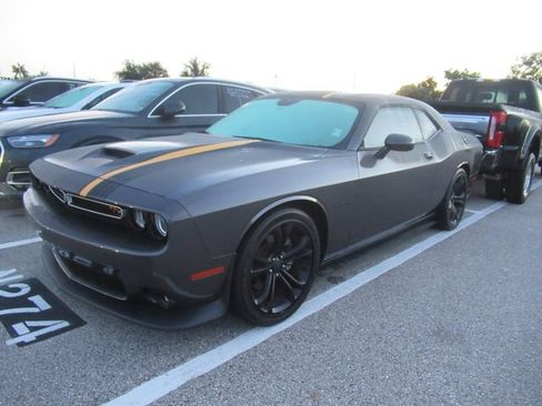 Used 2022 Dodge Challenger R/T RWD image 3