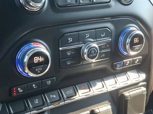 Certified 2022 GMC Sierra 2500 Denali w/ Denali Ultimate Package image 17