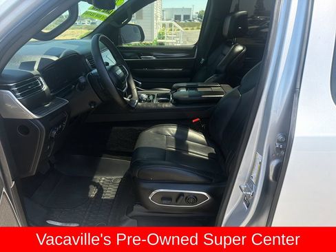 Used 2022 Jeep Wagoneer Series II w/ Premium Group I AWD/4WD image 9