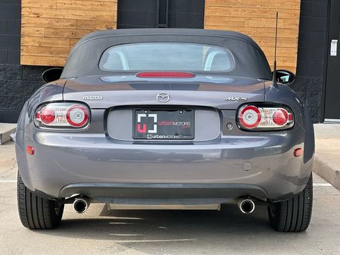 Used 2006 MAZDA MX-5 Miata Touring RWD image 9