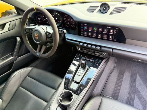 Used 2022 Porsche 911 Carrera RWD image 43