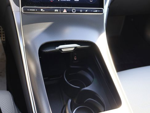 Certified 2025 Mercedes-Benz GLC 300 GLC 300W4 image 37