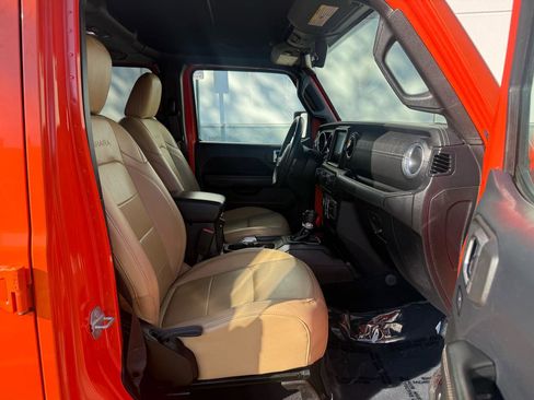 Used 2018 Jeep Wrangler Unlimited Sahara image 20