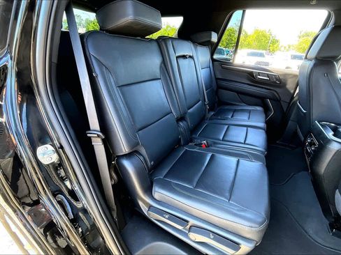 Used 2025 Chevrolet Tahoe LT AWD/4WD image 19
