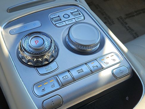 Used 2023 Genesis G90 3.5T image 24