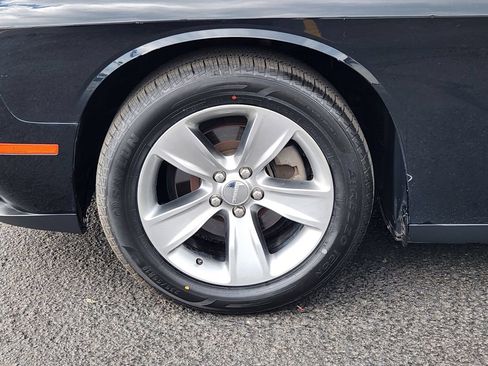 Used 2017 Dodge Challenger SXT w/ Cold Weather Group RWD image 13