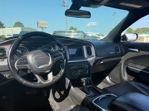 Used 2019 Dodge Charger SXT w/ Leather Interior Group RWD image 29