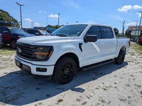 Used 2024 Ford F150 XLT w/ XLT Black Appearance Package RWD image 8
