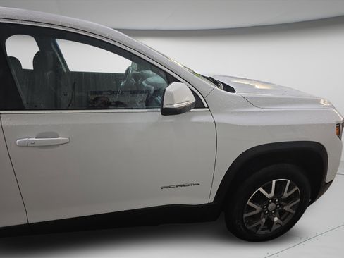 Used 2023 GMC Acadia SLE w/ Driver Convenience Package image 40