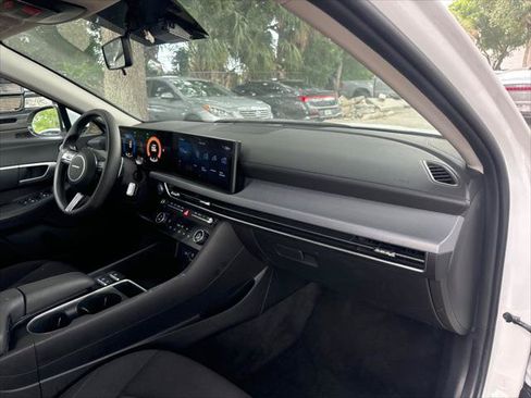 Used 2025 Hyundai Sonata SEL FWD image 18