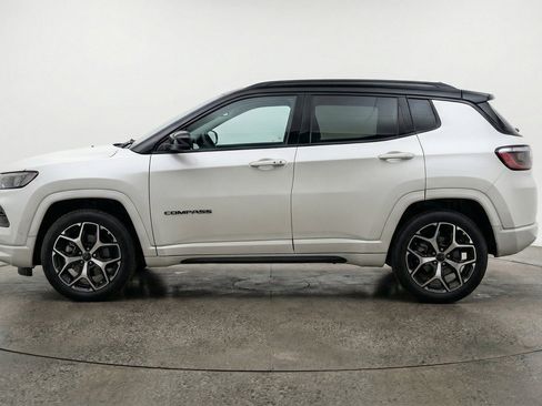 Used 2025 Jeep Compass Limited AWD/4WD image 5