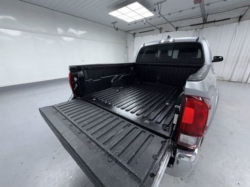 Used 2023 Toyota Tacoma SR5 AWD/4WD image 16