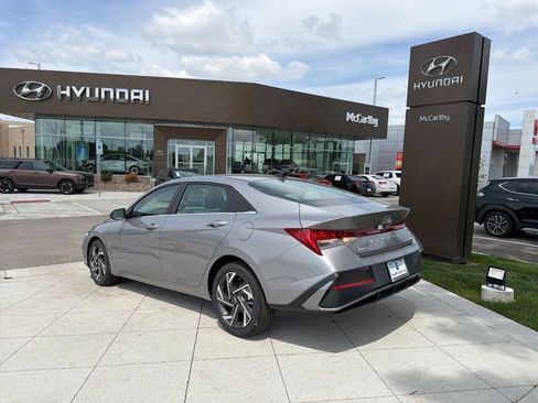 New 2026 Hyundai Elantra Limited FWD image 3