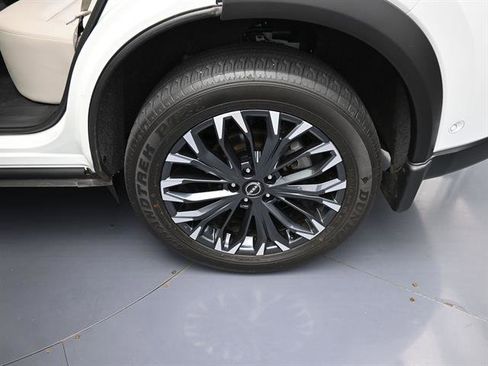 Used 2025 Nissan Rogue SL w/ Tech Package image 23