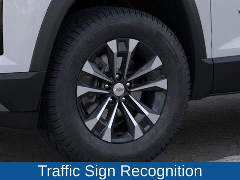 New 2026 Chevrolet Equinox LT w/ Safety and Technology Package image 9