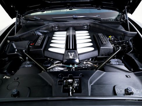 Used 2017 Rolls-Royce Dawn RWD image 29