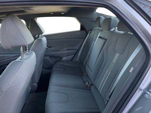 Used 2025 Hyundai Elantra SEL FWD image 11