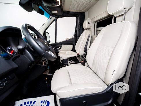 Used 2024 Mercedes-Benz Sprinter 3500 image 22