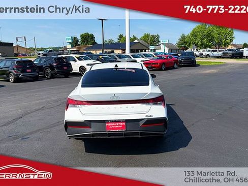Used 2024 Hyundai Elantra SE FWD image 27