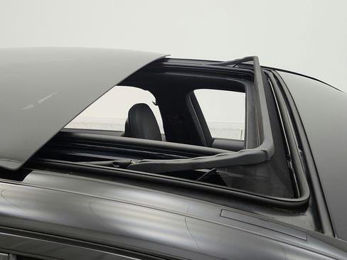 Used 2023 Mercedes-Benz C 300 Sedan image 19