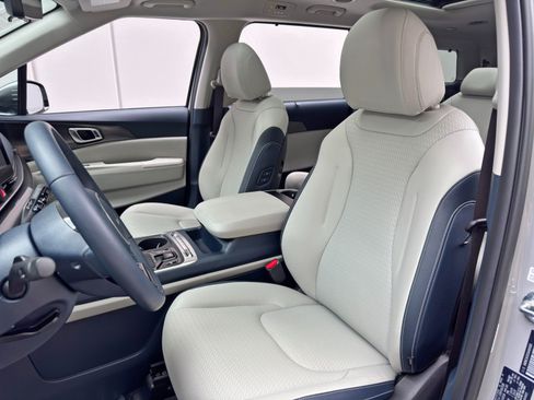 Used 2025 Kia Carnival SX Prestige FWD image 46