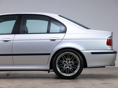 Used 2002 BMW M5 image 10