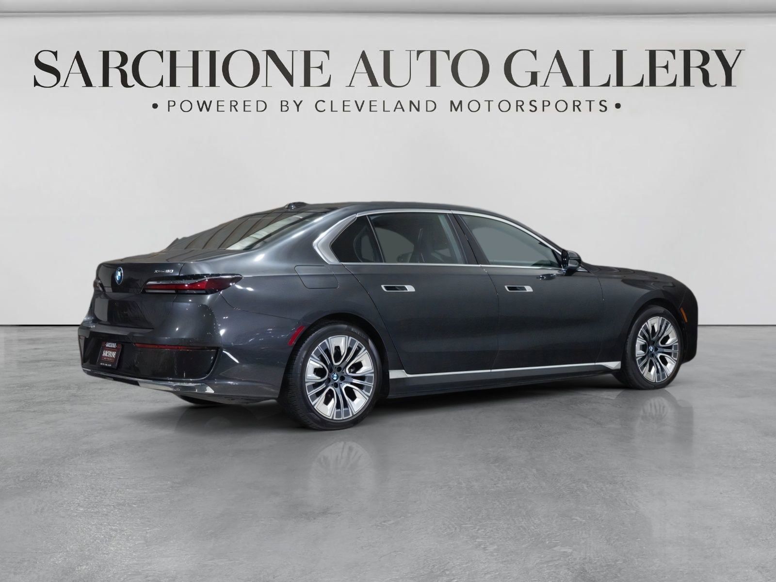 Used 2025 BMW i7 xDrive60 AWD/4WD image 2