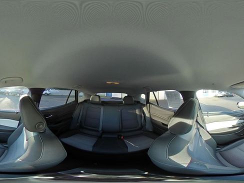 Used 2025 Chevrolet Trax LT image 40