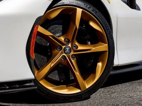 Used 2024 Ferrari SF90 Spider image 11