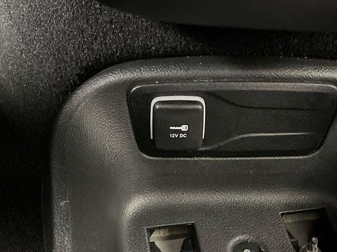Used 2025 Chrysler Pacifica Select FWD image 23