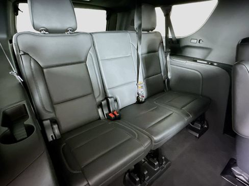 Used 2023 GMC Yukon XL Denali AWD/4WD image 28