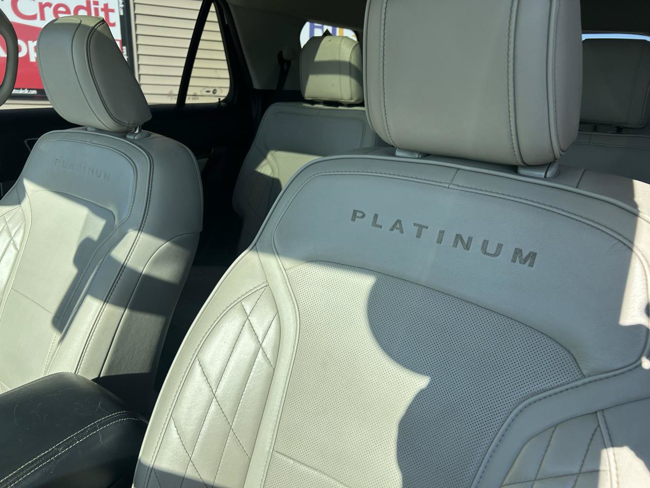Used 2018 Ford Explorer Platinum AWD/4WD image 19