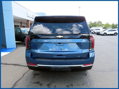 Used 2025 Chevrolet Suburban LT AWD/4WD image 6