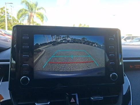 Used 2020 Toyota Corolla SE w/ SE Premium Package FWD image 25