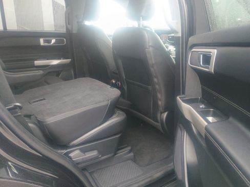 Used 2022 Ford Explorer XLT w/ Equipment Group 202A image 19