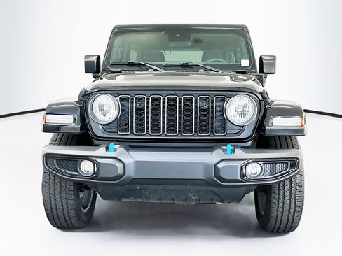 Used 2024 Jeep Wrangler Sport S image 2