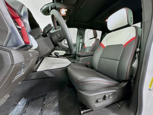 Used 2024 GMC Canyon AT4X image 22