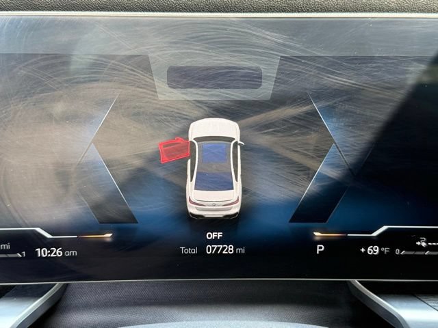 Used 2026 BMW 750e xDrive AWD/4WD image 26