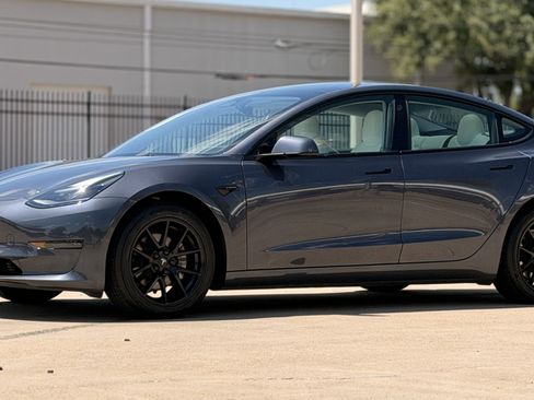 Used 2023 Tesla Model 3 Standard Range RWD image 2
