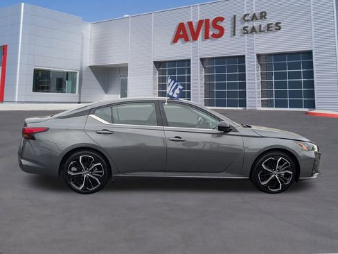 Used 2025 Nissan Altima 2.5 SR image 5