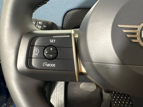 Certified 2025 MINI Cooper Countryman SE w/ Comfort Package Max AWD/4WD image 17
