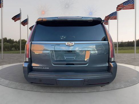 Used 2019 Cadillac Escalade Premium Luxury image 10